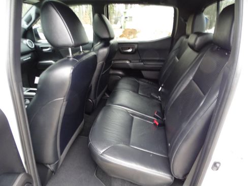 Used 2020 Toyota Tacoma 4x4 Double Cab image 33