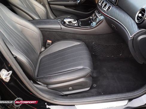 Used 2017 Mercedes-Benz E 400 4MATIC Wagon image 31