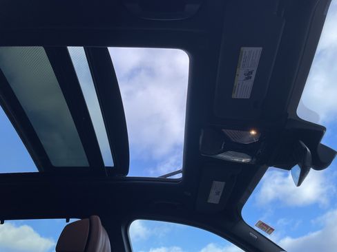 Used 2024 BMW X5 xDrive40i w/ Executive Package image 17