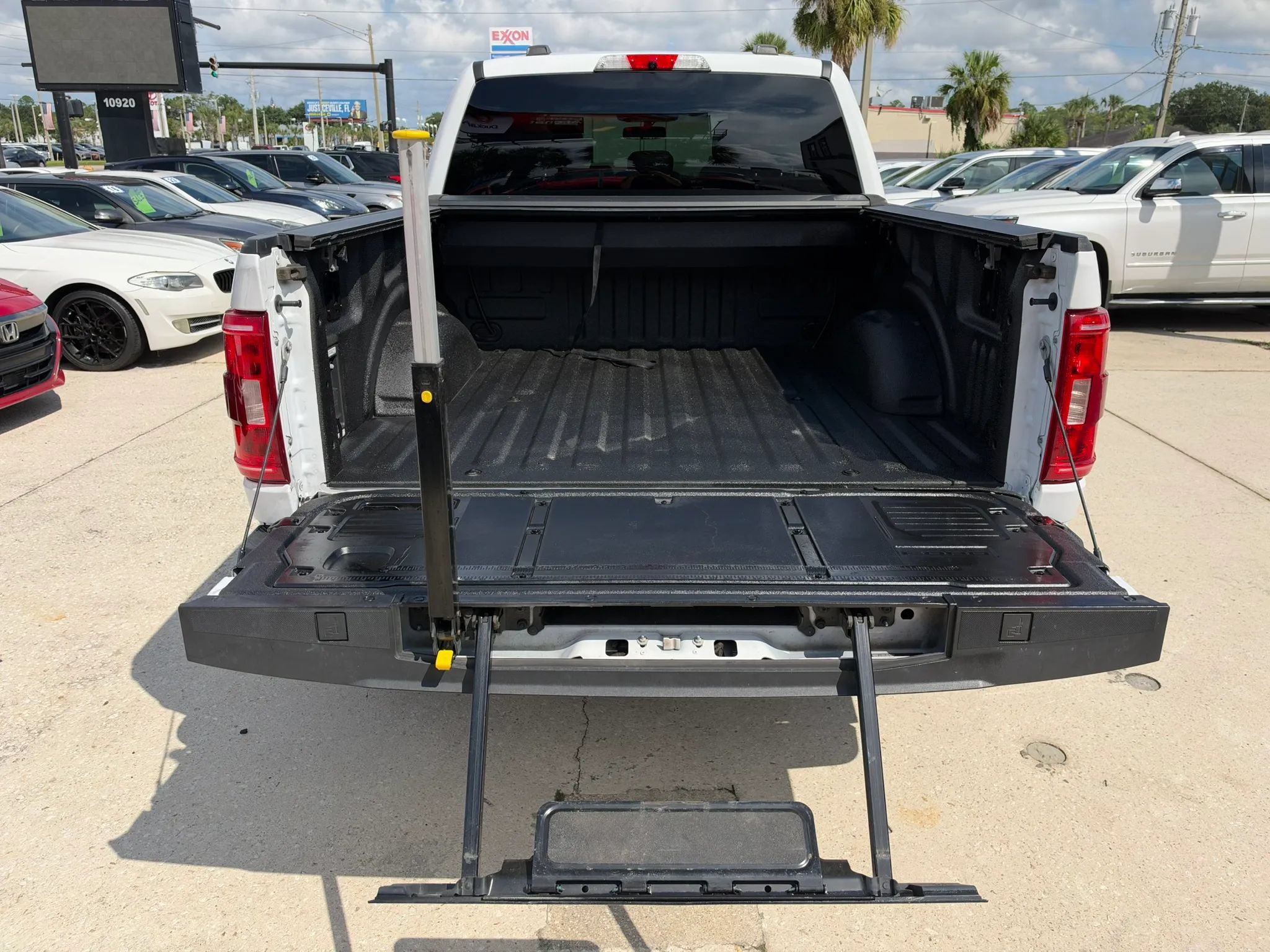Used 2022 Ford F150 XLT w/ Equipment Group 302A High AWD/4WD image 26