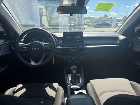 Used 2022 Kia Forte LXS FWD image 9