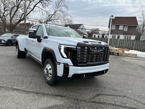 New 2026 GMC Sierra 3500 Denali Ultimate w/ LPO, Black Badging Package AWD/4WD image 11