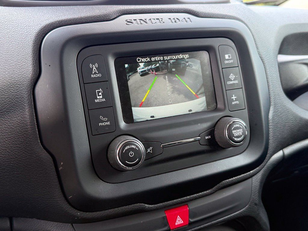Used 2017 Jeep Renegade Latitude AWD/4WD image 16