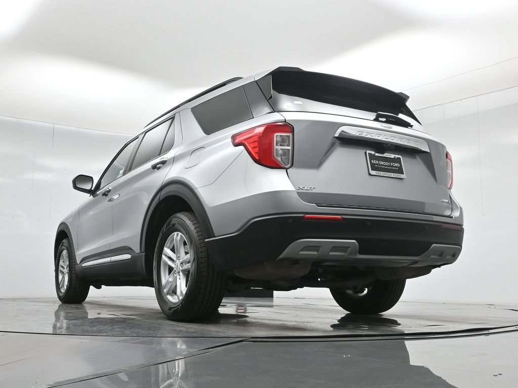 Used 2024 Ford Explorer XLT w/ Equipment Group 202A AWD/4WD image 50