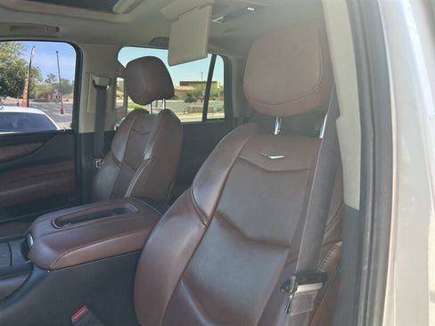 Used 2015 Cadillac Escalade Premium AWD/4WD image 31