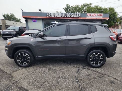 Used 2019 Jeep Compass Trailhawk w/ Leather Interior Group AWD/4WD image 3