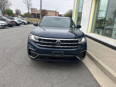 Used 2021 Volkswagen Atlas Cross Sport SE w/ Panoramic Sunroof Package image 3
