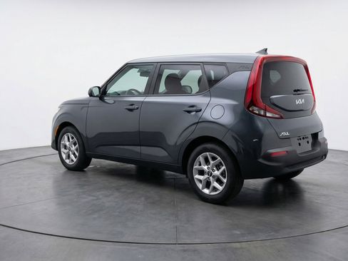 Used 2025 Kia Soul LX w/ LX Technology Package image 6