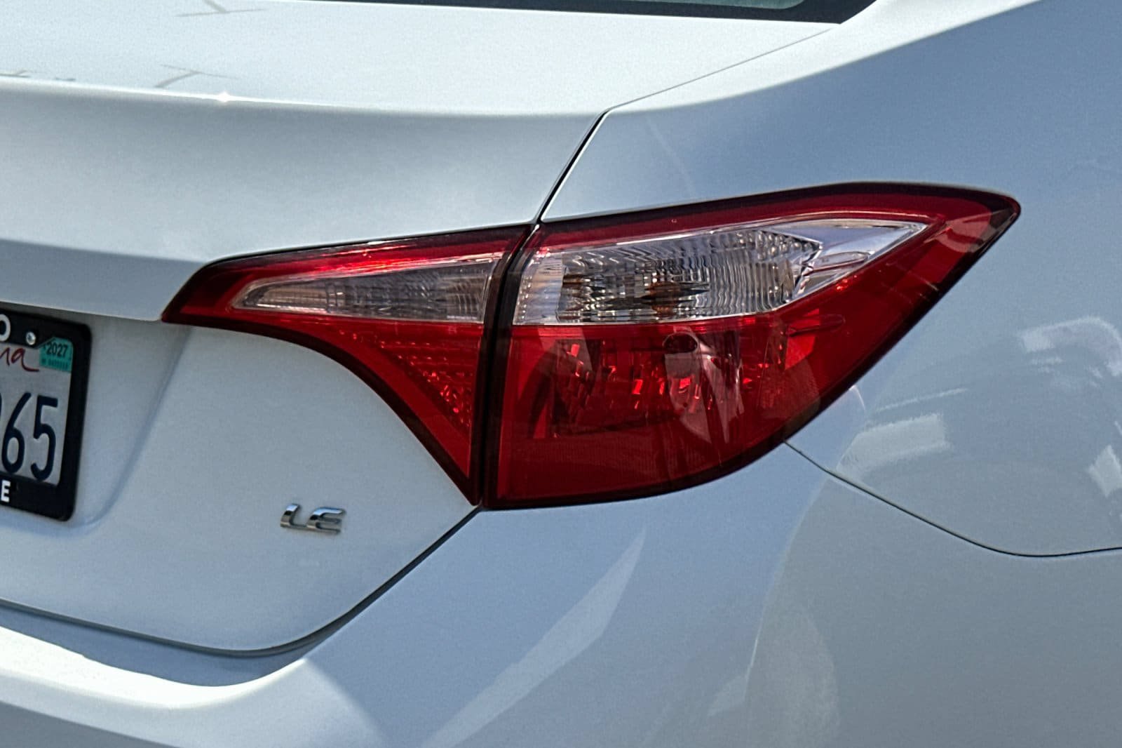 Used 2018 Toyota Corolla LE FWD image 25