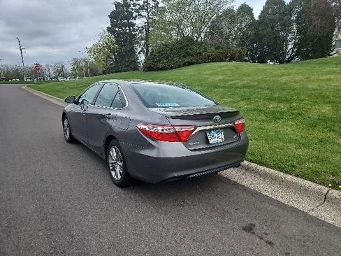 Used 2016 Toyota Camry SE FWD image 6
