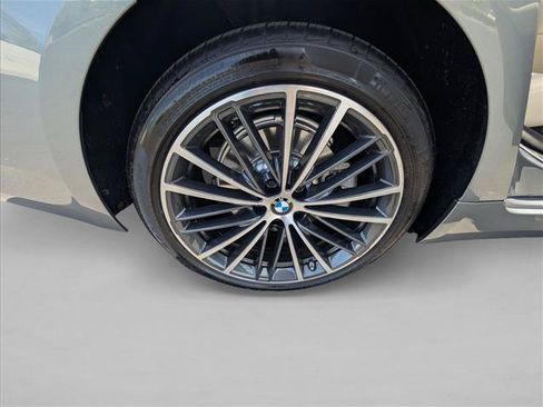 Used 2021 BMW 530e w/ Parking Assistance Package RWD image 9