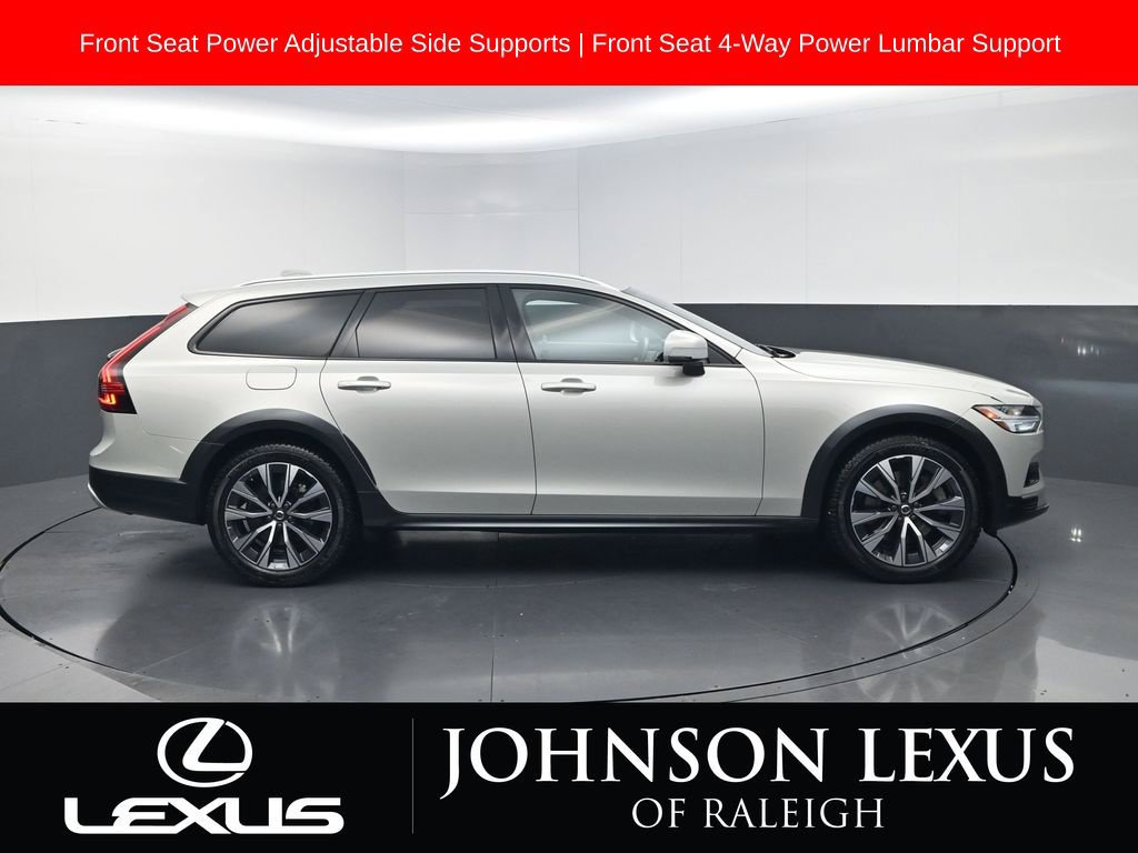 Used 2021 Volvo V90 T6 Cross Country AWD/4WD image 6