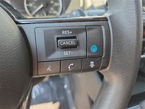 Used 2021 Nissan Rogue SV image 17