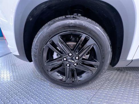 Used 2024 Chevrolet Trax ACTIV w/ Sunroof Package FWD image 10