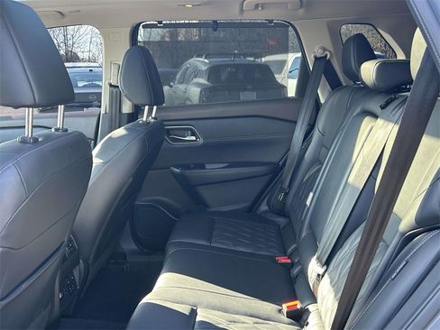 Used 2023 Nissan Rogue Platinum w/ Platinum Premium Package image 13
