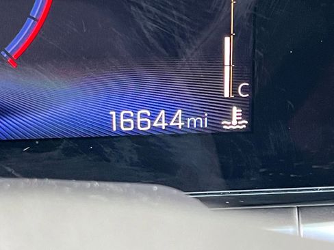 Used 2025 Chevrolet Trax LT w/ LT Convenience Package image 40