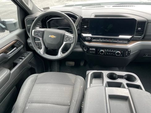 Used 2024 Chevrolet Silverado 2500 LT AWD/4WD image 8