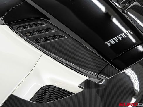 Used 2021 Ferrari F8 Tributo RWD image 28