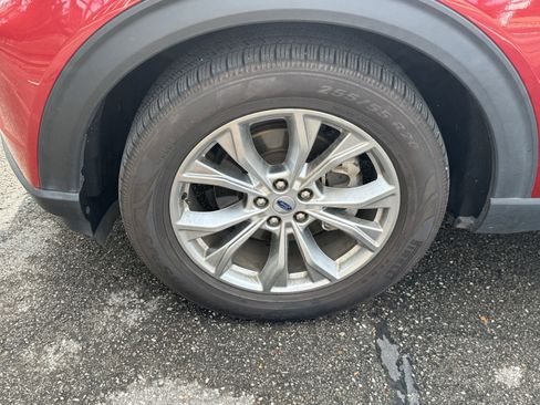 Used 2020 Ford Explorer XLT w/ Equipment Group 202A image 9