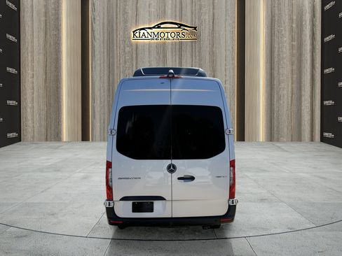 Used 2024 Mercedes-Benz Sprinter 2500 image 6