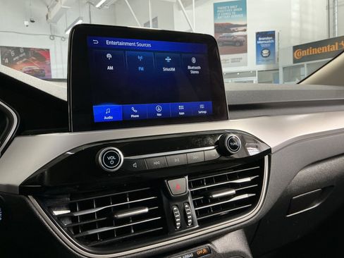 Used 2020 Ford Escape SE image 26