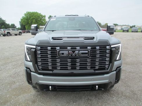 New 2026 GMC Sierra 2500 Denali Ultimate AWD/4WD image 12