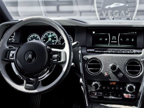 Used 2023 Rolls-Royce Cullinan image 56