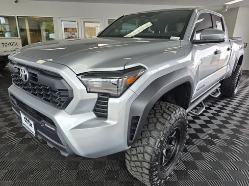 Used 2024 Toyota Tacoma TRD Off-Road AWD/4WD image 8