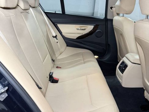 Used 2017 BMW 320i xDrive Sedan AWD/4WD image 17