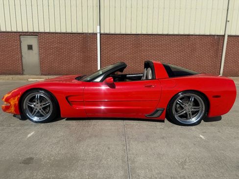 Used 2002 Chevrolet Corvette Coupe w/ Preferred Equipment Group2 image 1