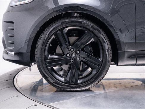 New 2025 Land Rover Discovery Dynamic SE image 21