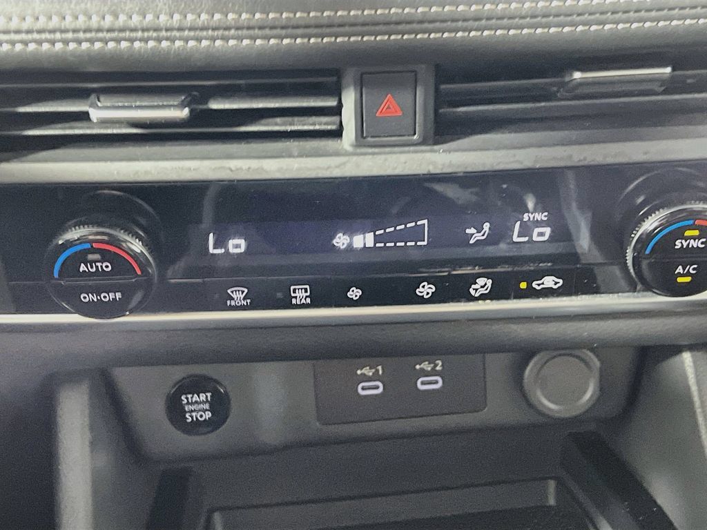 Used 2025 Nissan Rogue SV FWD image 23