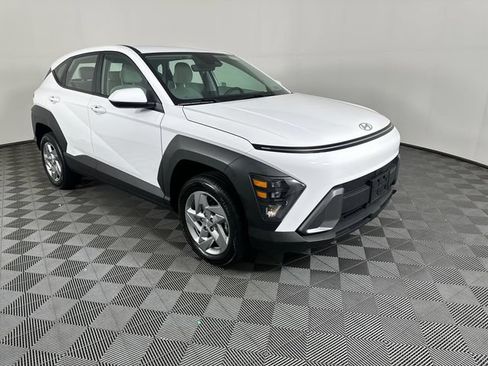 Used 2024 Hyundai Kona SE AWD/4WD image 11