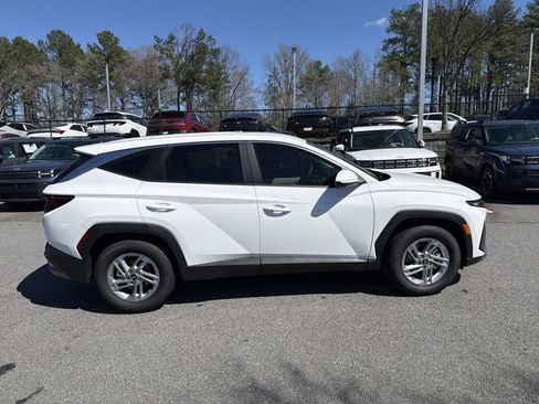 New 2026 Hyundai Tucson SE image 8