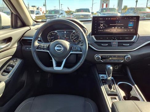 Certified 2024 Nissan Altima 2.5 SV w/ SV Premium Package image 9