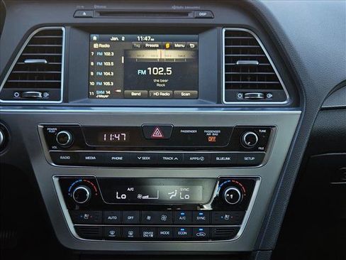 Used 2017 Hyundai Sonata Limited image 15