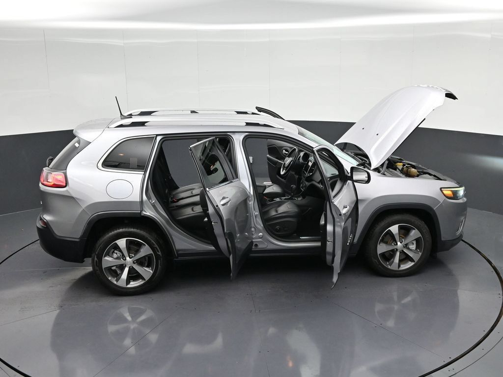 Used 2020 Jeep Cherokee Limited FWD image 40