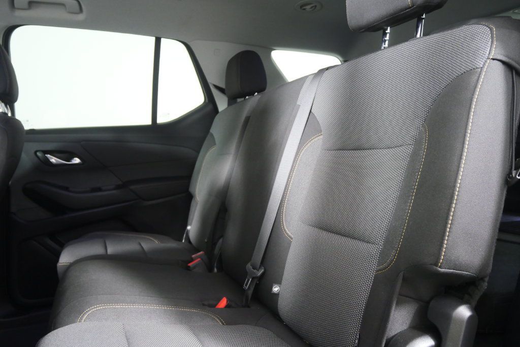 Used 2020 Chevrolet Traverse LS FWD image 15