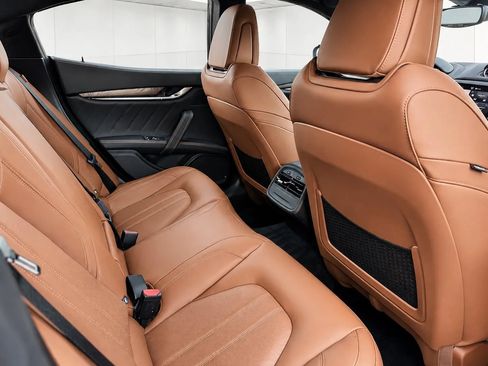 Used 2022 Maserati Ghibli Modena Q4 AWD/4WD image 19
