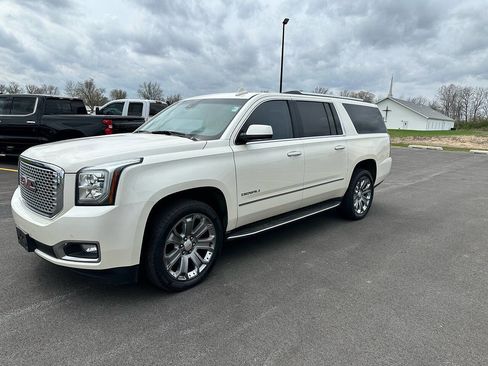 Used 2015 GMC Yukon XL Denali w/ Premium Package image 8