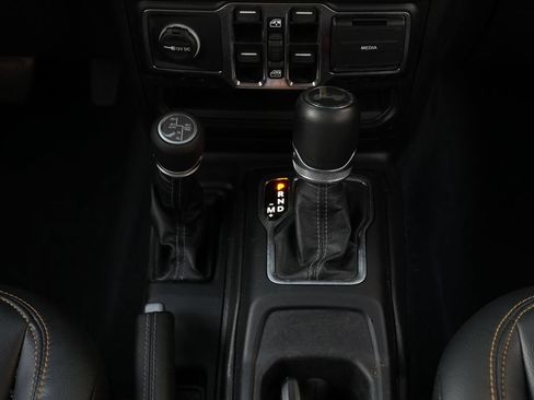 Used 2024 Jeep Wrangler Unlimited Sahara w/ Technology Group AWD/4WD image 39