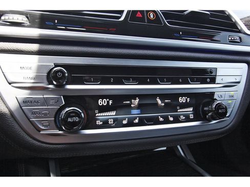 Used 2022 BMW 750i xDrive w/ Executive Package AWD/4WD image 24