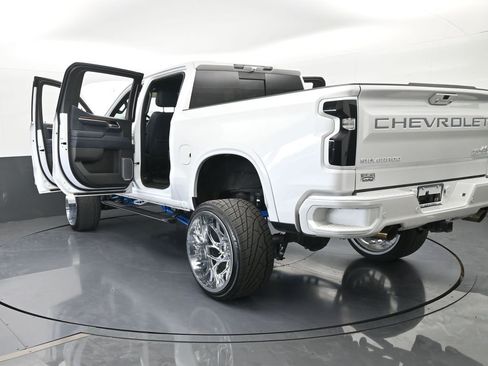 Used 2022 Chevrolet Silverado 1500 High Country image 96