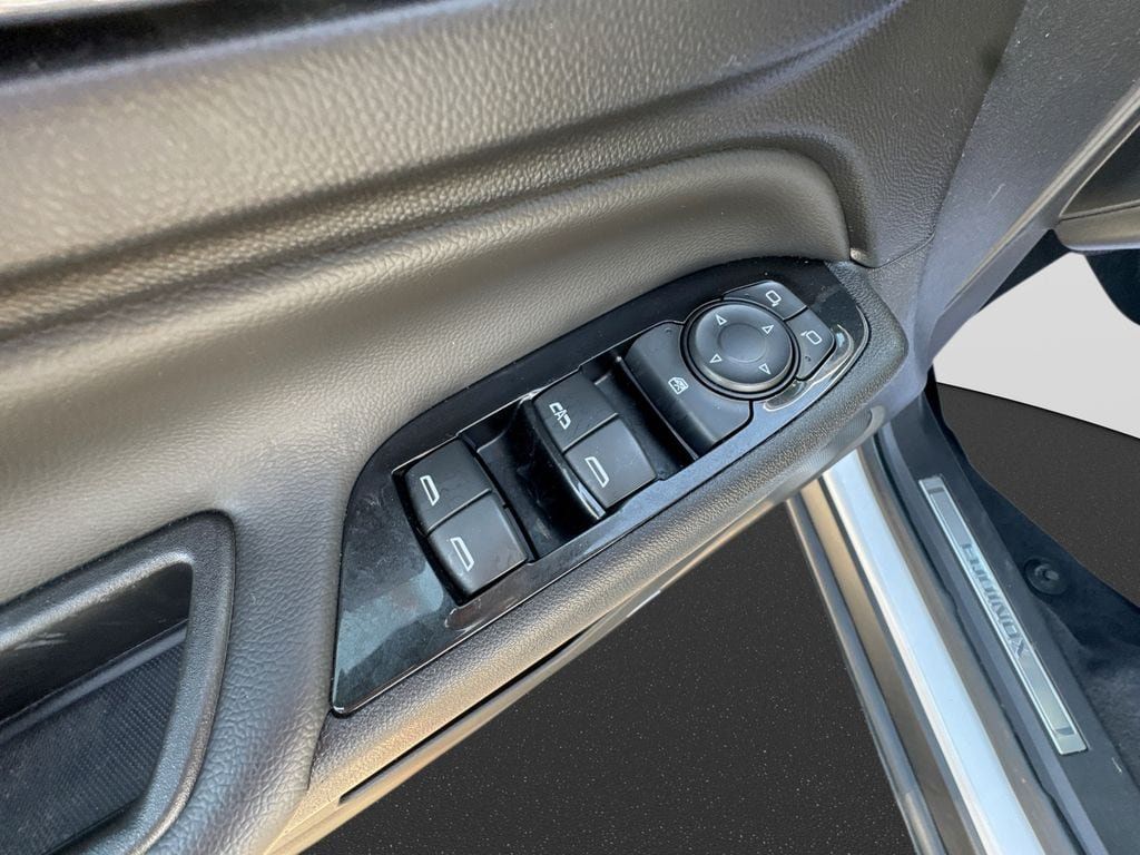 Used 2023 Chevrolet Equinox Premier AWD/4WD image 17