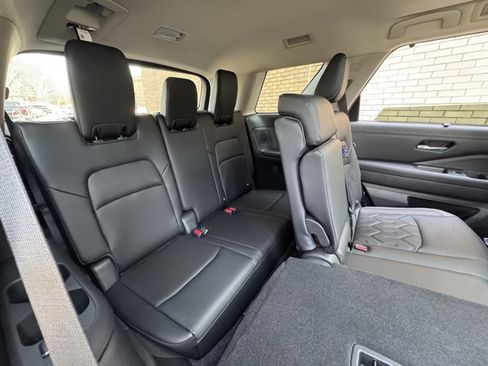 New 2026 Nissan Pathfinder Platinum w/ Cargo Package image 12