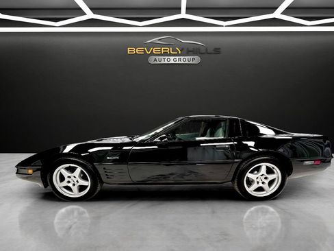 Used 1994 Chevrolet Corvette Coupe RWD image 2