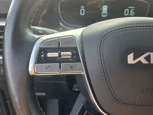Used 2024 Kia Telluride EX w/ EX Captain's Chair Package AWD/4WD image 24