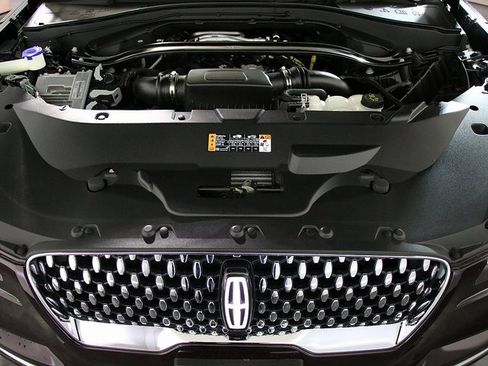 Used 2023 Lincoln Aviator Black Label w/ Class IV Trailer Tow Package image 39