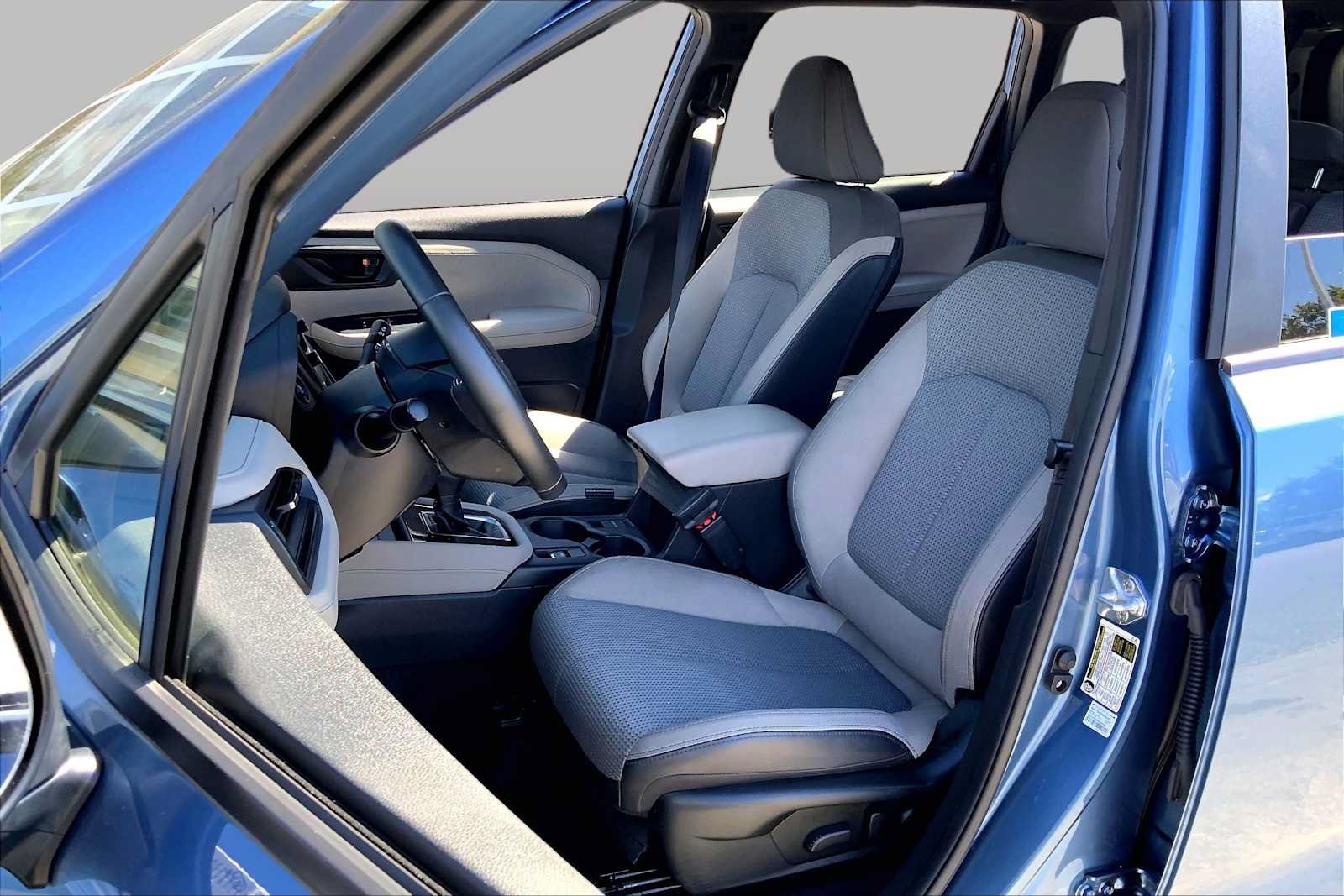Certified 2025 Subaru Forester Premium AWD/4WD image 9