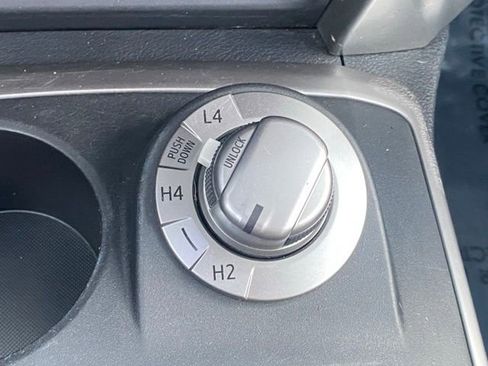 Used 2014 Toyota 4Runner SR5 Premium image 24